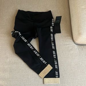 Black Nike leggings. 7/8 (ankle) length. NWT.